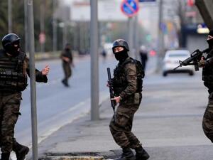 Turkish special forces take position on April 1, 2015 near the police headquarters in Istanbul. (AFP/File) 