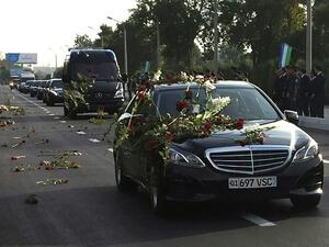A motorcade follows the hearse believed to be carrying the body of Uzbek President Islam Karimov to the airport in Tashkent on September 3, 2016. (AFP/File)