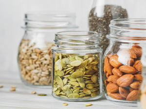 المكسرات تعتبر مصدر عذائي مهم بخلاف الاعتقاد الشائع على أنّها دهون مضرة