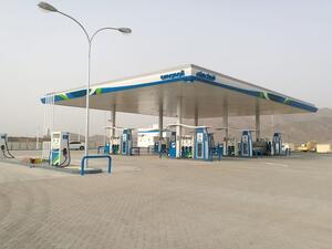 مع افتتاح المحطات الثلاث الجديدة، باتت شركة النفط العُمانية للتسويق تمتلك 205 محطة خدمة و 105 من محلات آهلين للتسوق السريع في مختلف أنحاء السلطنة. 