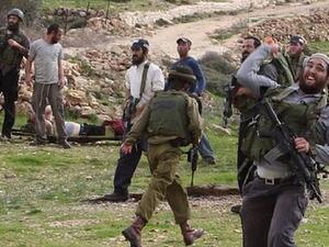 مستوطنون يهاجمون الفلسطينيين في الضفة الغربية