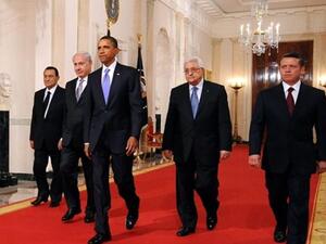 العاهل الاردني والرئيس الفلسطيني والاميركي ورئيس الوزراء الاسرائيلي والرئيس المصري خلال الاعلان عن بدء المفاوضات المباشرة/أ.ف.ب