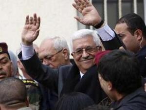 عباس يلقى استقبالا حارا لدى عودته من مصر الى رام الله الثلاثاء