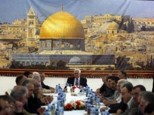 الرئيس الفلسطيني محمود عباس مترأسا اجتماعا لقيادتي منظمة التحرير وحركة فتح.
