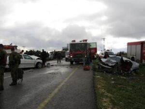 إصطدام شاجنة بحافلة تقل طلابا قرب رام الله