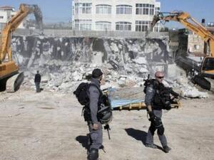 هدم عمارة سكنية فلسطينية 