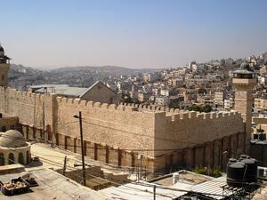 اليونسكو تعتبر المدينة القديمة في الخليل “منطقة محمية” تابعة للتراث العالمي