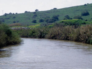 اسرائيل تستغل بشكل ممنهج موارد المياه في غور الاردن بالضفة الغربية المحتلة لمصلحة المستوطنين