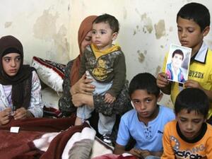 عائلة عامل فلسطيني قتلته قوات الاحتلال السبت/أ.ف.ب