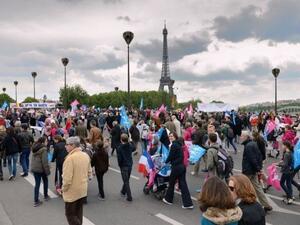 السلطات الفرنسية تفكك آخر مخيمين عشوائيين للمهاجرين وسط باريس
