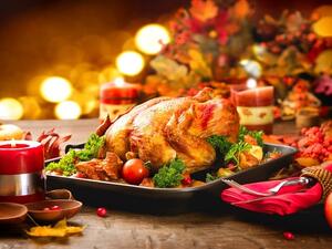 من ليلة الميلاد إلى ليلة رأس السنة، يضمن فريق خبراء الطهو في فندق ستوديو ام اربيان بلازا عطلةً غنيةً بالنكهات والولائم العامرة.