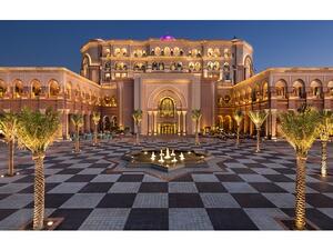 مطعم "الصياد" على تدليل ضيوفه بإعداد هذه الوجبة الفاخرة خلال هذه الفترة