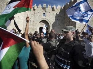 فلسطينيون يتصدون لمستوطنيين حاولوا اقتحام الاقصى/أ.ف.ب