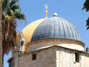 جماعات متطرفة تدنس الاقصى يوم الاربعاء