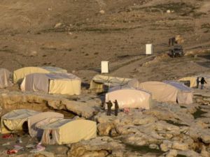 قرية "باب الشمس" قبل تفكيكها/أ.ف.ب