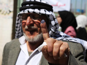 غادر، الجمعة، مسؤولون وشخصيات فصائلية قطاع غزة، إلى مدينة رام الله