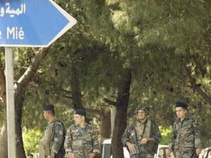 الجيش يزيل المعابر الإلكترونية في عين الحلوة
