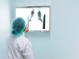 من أسباب التهاب الرئة ضعف في مناعة الجسم


