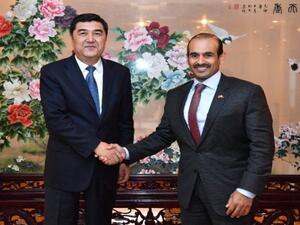 Saad Sherida Al Kaabi, Qatar Petroleum President & CEO and Yang Hua, the Chairman of China National Offshore Oil Corporation (CNOOC) during the meeting.