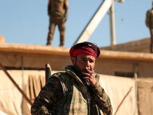 مقاتل من قوات سوريا الديمقراطية