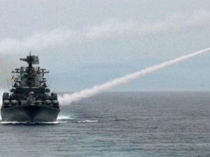 تشارك نحو 30 سفينة وغواصة تابعة لأسطول الشمال الروسي في تدريبات الأسطول في بحر بارنتس