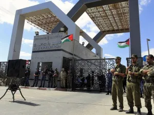 The Rafah border crossing is open on Sunday. (AFP/Said Khatib)