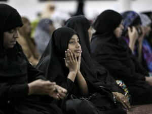 نساء مسلمات في سريلانكا في اليوم الأول من رمضان. 