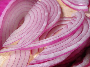  غلاء البصل يؤرق العراقيين