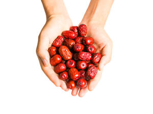 من فوائد البلح الأحمر يقوى العضلات والأعصاب