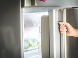 عليكِ مراقبة درجة الحرارة في الثلاجة باستمرار (.shutterstock.com)