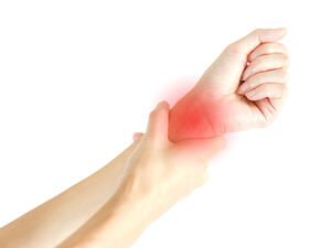 مرضى روماتيزم المفاصل من الممكن ان يقللوا من خطر الاصابة بالازمات القلبية 