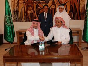 The ceremony to mark the signing of this agreement took place on March 4th, in the presence of Dr. Ahmed Alkholifey, Abdulaziz Alfuraih, Punit Renjen, David Sproul and a number of officials from both parties.