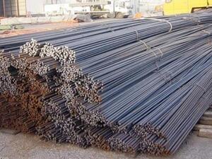 لقد تأثرت مصانع الحديد سلبا بالحديد المستورد، وذلك في ظل عدم قدرتها على المنافسة، وربما يعود ذلك الى ان اغلب الصناعات المستوردة تكون محمية ومدعومة من قبل دولها وذلك بخلاف الصناعات المحلية