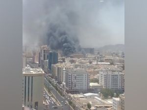 حريق ضخم نشب بفندق بمدينة مكة المكرمة