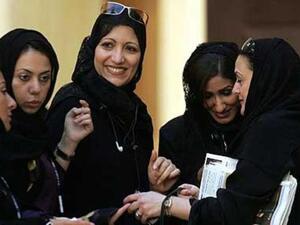 Saudi Press Agency reported the total number of Saudi women working in the private sector was 466,000 against 146,765 expatriate women. (File photo)