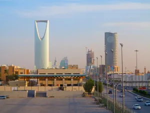 Although a lower deficit in 2016 is encouraging, Saudi Arabia faces a tough task to balance its budget by 2020. (File photo)
