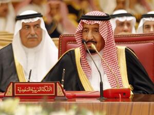 Saudi King Salman bin Abdulaziz attends the GCC summit on December 6, 2016, in the Bahraini capital Manama. (AFP/Stringer) 