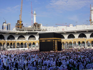 Mecca's Chamber of Commerce estimates losses at SR60billion as a result of the curb on visitor numbers.  (Shutterstock/Nawawi Malezya) 