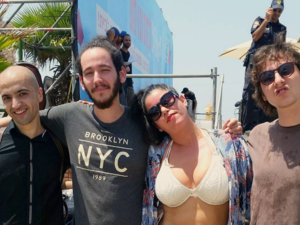 Hanna and her band at the beachside event. (Instagram)