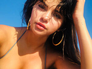 Selena Gomez Suffered an emotional breakdown (Source: selenagomez / Instagram )  Selena Gomez Suffered an emotional breakdown (Source: selenagomez / Instagram )