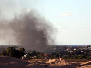 Libya's Government of National Unity (GNA) fired rockets at Daesh positions in Sirte. (AFP/Mahmud Turkia)