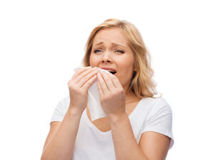 العطس هو عبارة عن خروج الهواء بشكل مندفع من الأنف بالإضافة إلى الفم