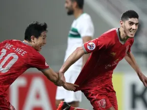 بوضياف (يمين) يقود الدحيل للفوز