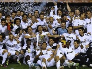لاعبو ريال مدريد يحتفلون بلقب كأس ملك إسبانيا قبل موسمين