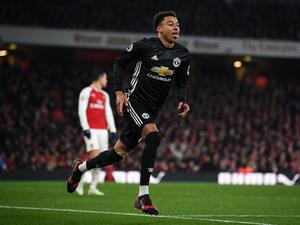 لينغارد يواصل التألق