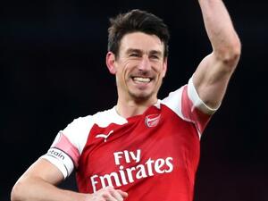 كوسييلني يحتفل بهدفه