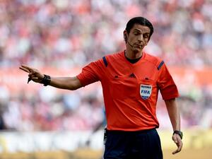 الحكم آيتيكين تحت المجهر