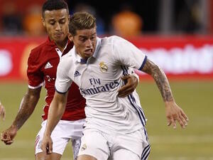 خاميس رودريغيز خلال مواجهة سابقة مع بايرن ميونيخ