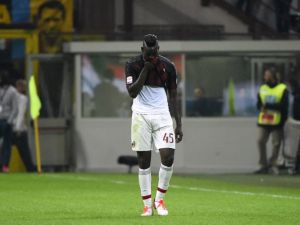 تصرفات بالوتيلي تثير غضب ميهايلوفيتش