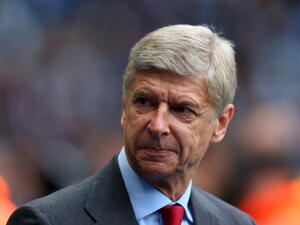 Arsenal's Arsene Wenger begins mind games with Chelsea boss Mourinho